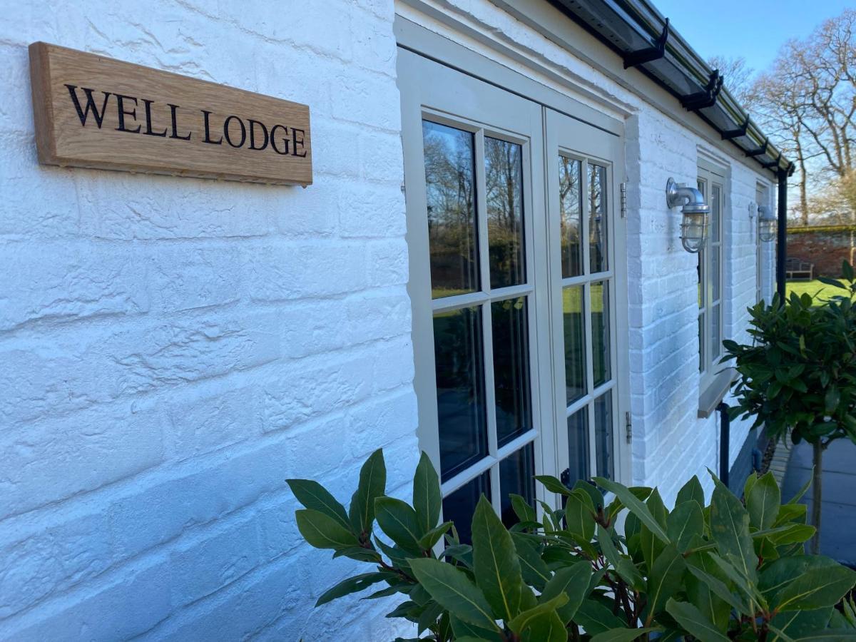 The Shepherds Huts & The Well Lodge At Ormesby Manor Ormesby Saint Michael Esterno foto